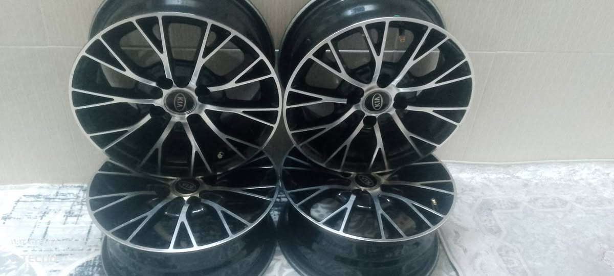 سەلاموعەلەسکوم ئەویلانە بۆفرۆشتن هەموی یەکمان لەسەر سەیارەبون قیاسیان14ژمارە موبایل 0750 0537976واتسابو ڤایبەریشی لەسەرە ئەدمینگیان وەریگرە
