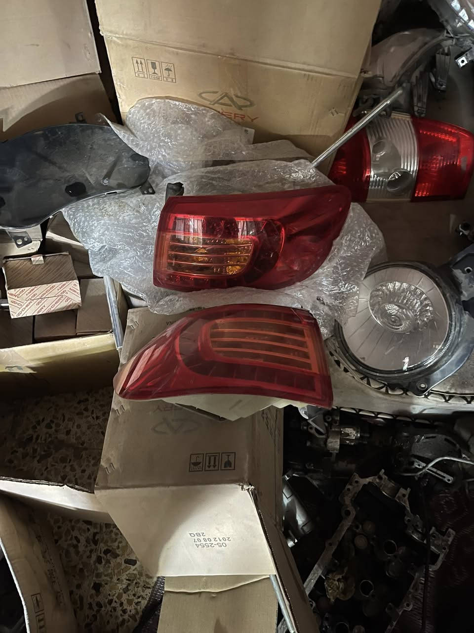 لايتات اصلي شركه واكو كم قطعه بك لايت سعر زوج 50 الف النظافه 90 ‎%‎ بغداد حي العامل ابو فهد شيري ***********
