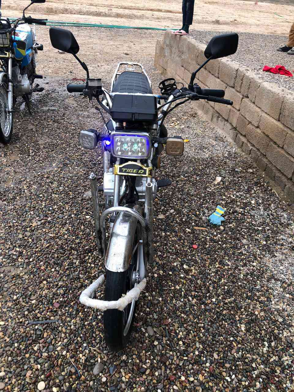 السلام عليكم موطور سيفان موديل 21 كهربائيات كله شغاله محرك نشاط ومعدل بي بدايت صرف ه‍ ***********
