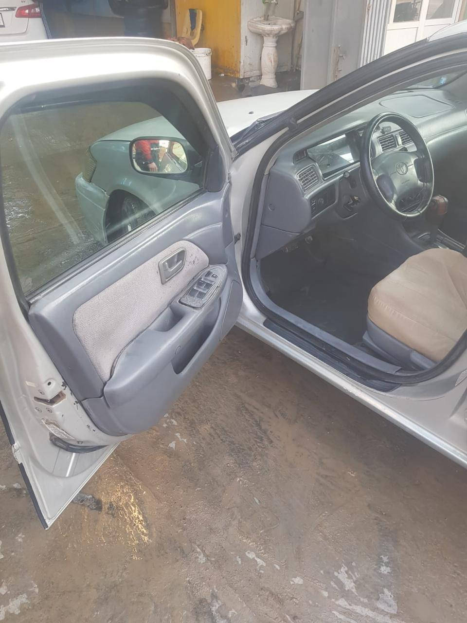 السلام عليكم للبيع كامري موديل 2001 لون سلفر محرك وكير كامري ابو الكف 2200 كير ممتاز قبل شهرين مبدل فلتر وزيت جديد يحتاجلها صدر خلفي فقط تايرات اماميه جيدة الخلفية تحتاج تبديل السنويه بال 26 تنتهي باسمي السعر 70 وبيها مجال الاتصال على الرقم ***********  مكان سامراء اني مكلف اتصل لا تراسلني
