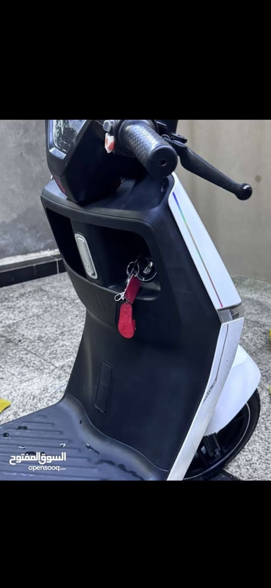 دراجه شحن تيسلا مال شركه تايلج موديل 2025   عدد بطاريات 6               23انبين   12 فولت سعرها 850 قفلها كلش عنواني بصرح حكيمه شارع الرديني رقم لهاتف ***********
