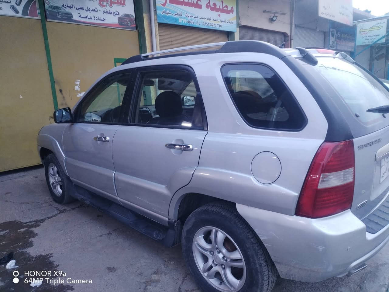 السلام عليكم  
كيا سبورتج وارد كوري 
موديل 2008
مكينه اربعه سلندر مامفتوحه 2000
بيها صبغ نص باب النفر بدون دواخل بدون جراد 
 مكاني موصل الايسر
رقم اربيل الماني 
حساسات 
كامره 

***********
***********
