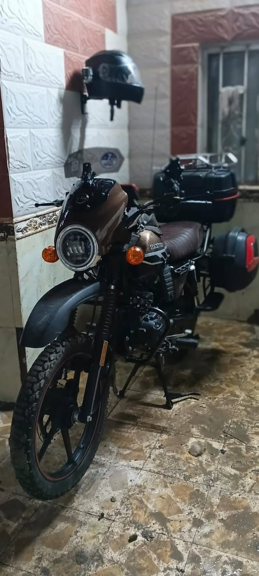 السلام عليكم دايون موديل 23اصلي مو الحديث الحديد خفيف مزوده تزويد كامل ماشيه 5الاف بس 
رقم و سنويه اربيل ،،كشافات ماركه سيزر 4عدسات ،،شاشه نضام خرائط ،،جنط رحاله جانبيات وجنطه كبيره الي بلنص 
كاسحه اضافيه وفول نضافه مكان الناصريه سوق الشيوخ 
*********** واتساب اتصل وتدلل السعر خاص
