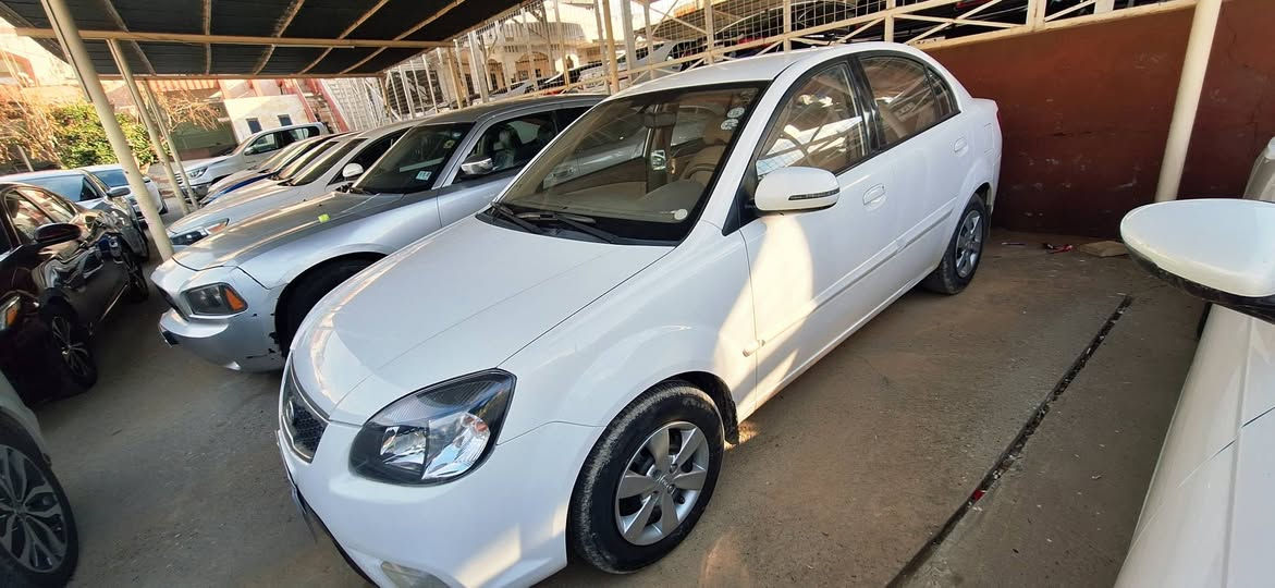 Kia Rio 2011
***********
من الدعامية للدعامية بدون صبغ
تعديل بجملغ 
كير و محرك شرط ما مفتوح
محرك حجم 14 
السعر 102 ومجال
المكان دهوك
