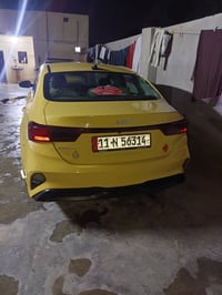 كيا فورتي للبيع 2023 حادثها جاملغ الايسر والخلفي الايمن سياره خير من ا...