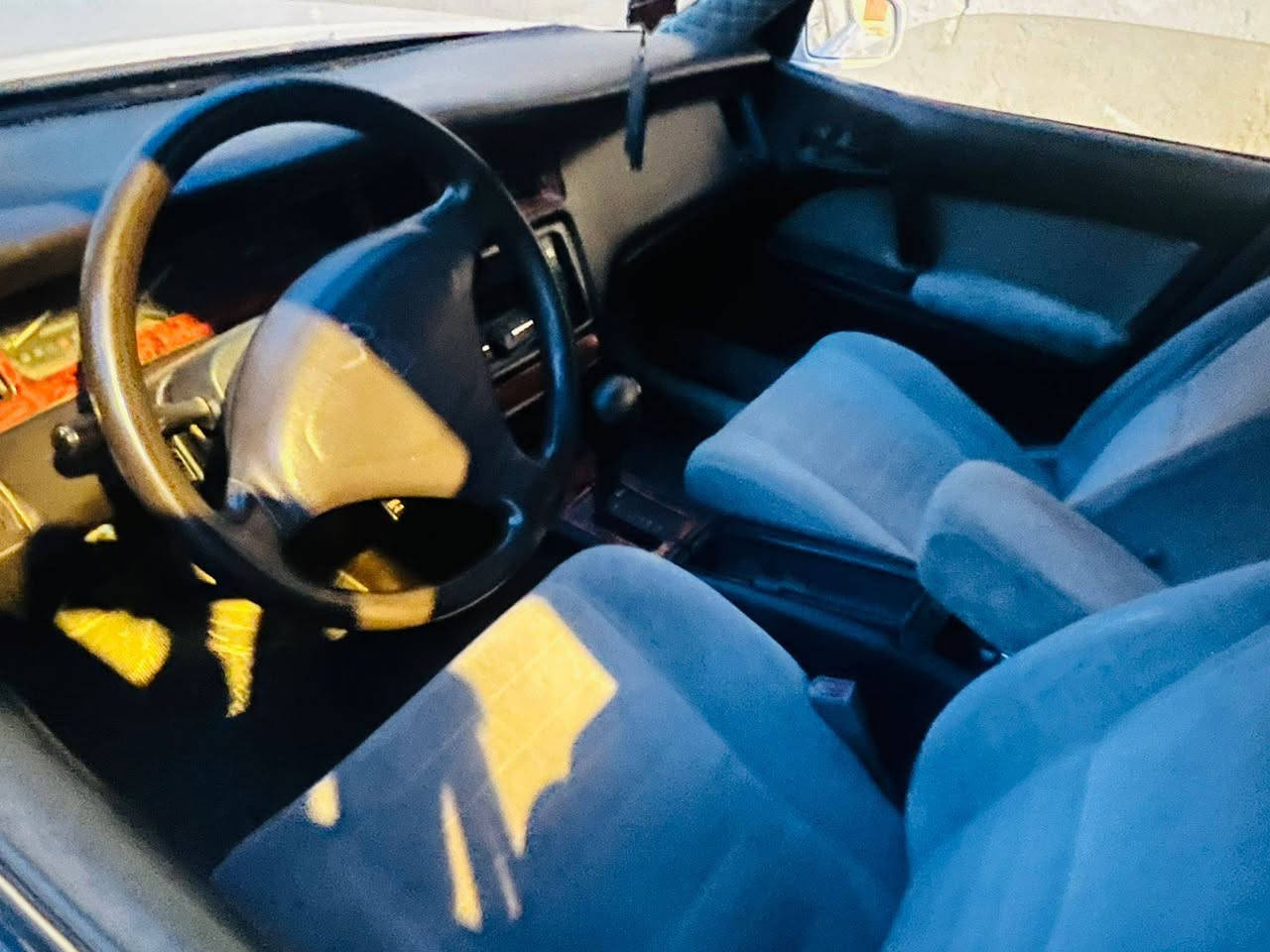 سلام عليكم. 
كراون موديل 92 مكفوله من الكص ونقل جثه والعيب الشرعي. مكينه أثنين ونص. 
كير ومكينه مكفولات... بيه ضربه بالجاملق الأيمن الخلفي معمر على البارد كهربائيات شغاله حداديه زينه.... ملاحظه صاحبه يريد تحويل. 
الأتصال على الواتساب (***********) 
السعر 48 وبيه مجال قليل.. رحم الله والديكم الي مايعجبه السعر لا يكسر بحلال مسلم وخادمكم.
