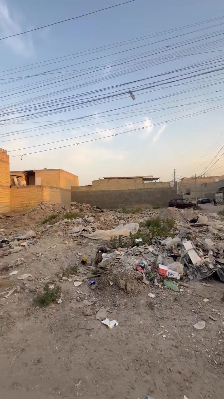 قطعة ٢٣٠ متر عقد زراعي مكاتبة دلال فقط مشمولة بالطابو نهاية الاربع شوارع شارع سكلة المجتبى النفطية الفرع الثالث بصف الركن واجهة ١٠ ونزال ٢٣ (السعر 165 )استفسار ***********
