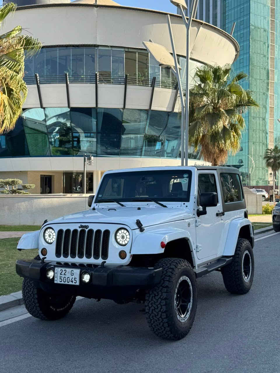 Jeep wrangler - Sahara
•رەنگلەر سەحارە سپی
مۆدێل :2017

•خەلیجی شەریکە هارلم سفری هەولێر
•کلین بێ سبوغ بێ لێدران بێ ئێرباگ
،لەسەر دەقی شەریکە ماوەتەوە

•3600شەش پستن (V6) مەکینە  نەکراوەتەوە / مەکینە مەرغوب

•گێر + مەکینە + ئەکسل+هاوزن+ تبرید +کارەباییات  هەمووی بە
شەرت

مواسفات :-
•گێرتۆماتیک
•دەبڵ ئەکسل4*4
•تعدیل سرعە سوکان ڤۆلیۆم
ABS کۆنترۆلی نشێوی و•
•جام کارەبای
•ئاوێنەکارەبای و هیتەر،
•کوشین هیتەر
•تسجیل قلاب بیلادی
(Bluetooth+USB+AUX)
•قفل مەرکەزی
•شاشە و کامیرە
•لایتی پێشەوەی لید
•حساسی تایە
•سەقف پلاستیک (ڤایبەر گلاس )
•سەیارەکە (٣.٥)ئینج بەرز کراوە
BF goodrich ٤تایەی و سپێر نوێ
•شووتەی سپۆرتی لۆ بەسترایە دەنگی زۆر خۆشە
•کامل جوانکاری بۆ کراوە

•زۆر کەم رۆیشتووە
٨٠٫٠٠٠ مایل رۆیشتووە
•هەززە + رەقەم + سەنەوی تا ٢٠٢٩ نوێیە ،بەناوی خۆمە

نرخ :-  177وەرەقە و  مجال أربيل, العراق


**إذا كنت صاحب هذا الإعلان وتريد حذفه لأي سبب، رجاءا أرسل رسالة إلى الدعم الفني**