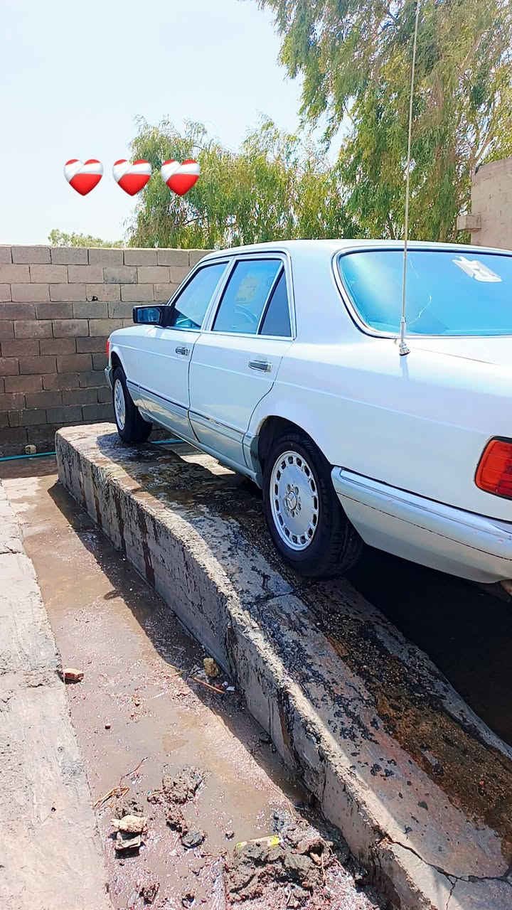 السلام عليكم مارسيدس ٣٠٠ للبيع موديل ٨٧ كير ومحرك ففتي  سنويه ٢٨ هذه جديده المكان بغداد حي النصر مصبوغة عام محرك وكيل جديد تخم بسمي السعر ٥٥ وبين مجال *********** تحويل ثاني يوم
