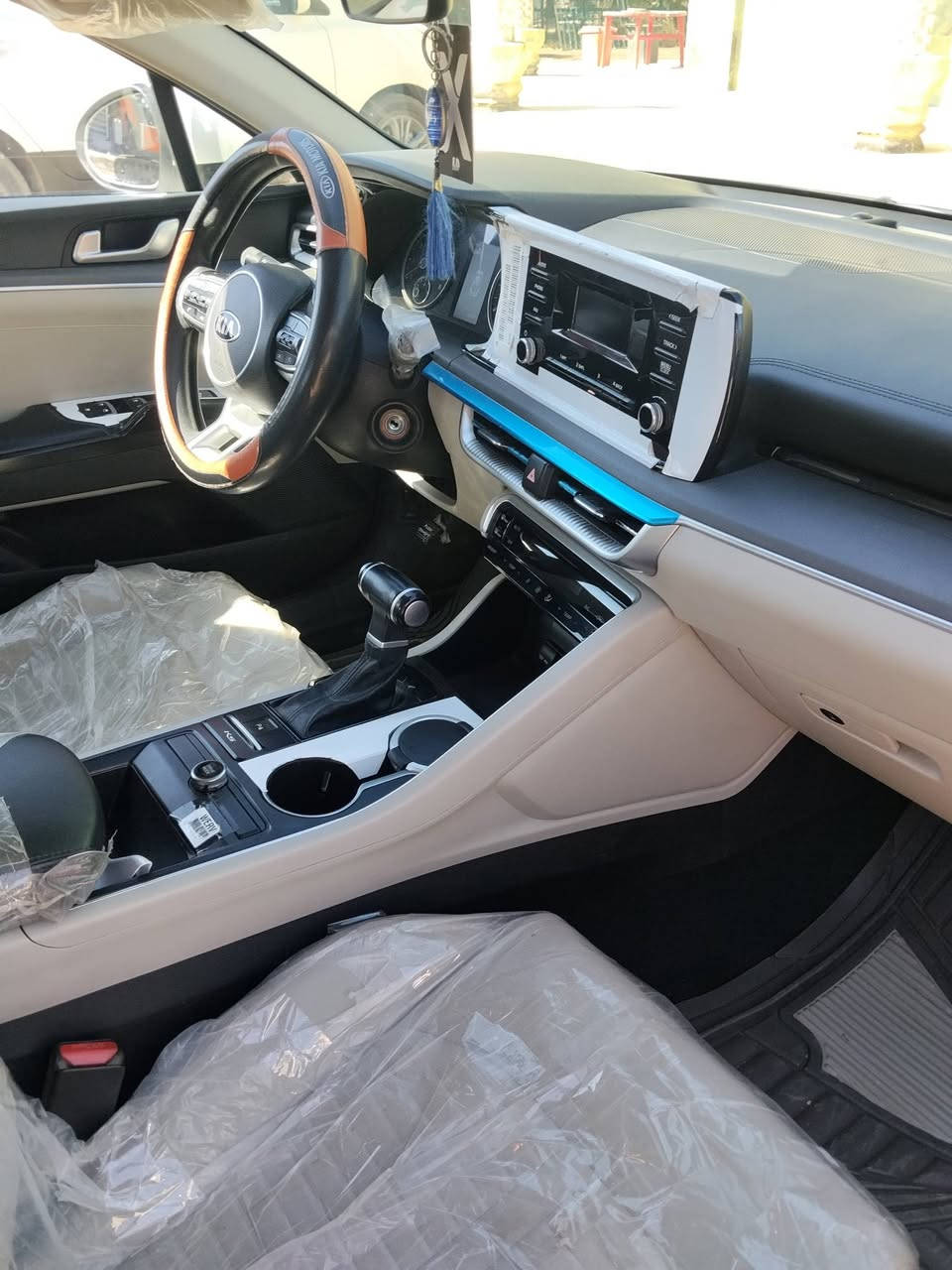 السلام عليكم 
للبيع اوبتما كي فايف 2021 خليجي كفالة عامة من الصبغ والتبديل والبارد والفتح دعاميات كفالة 
عداد مسافه 90 الف كيلو سيارة جديدة كلش 
محرك 2000 دوش المرغوب 
عنوان بابل للاستفسار ***********
