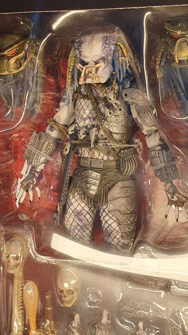 من فيلم : Predator 2 يخرج لكم الزعيم 🔥🔥🔥
.
متوفر الان لدى الكنز الثمين Precious Treasure
مجسم :  Ultimate Elder Predator 🔥
من انتاج شركة Neca
.
مفصلي بالكامل بمدى حركي واسع
تفاصيل دقيقة
ب3 رؤوس واكسسوارات 
.
للطلب والاستفسار مراسلة الصفحة


**إذا كنت صاحب هذا الإعلان وتريد حذفه لأي سبب، رجاءا أرسل رسالة إلى الدعم الفني**