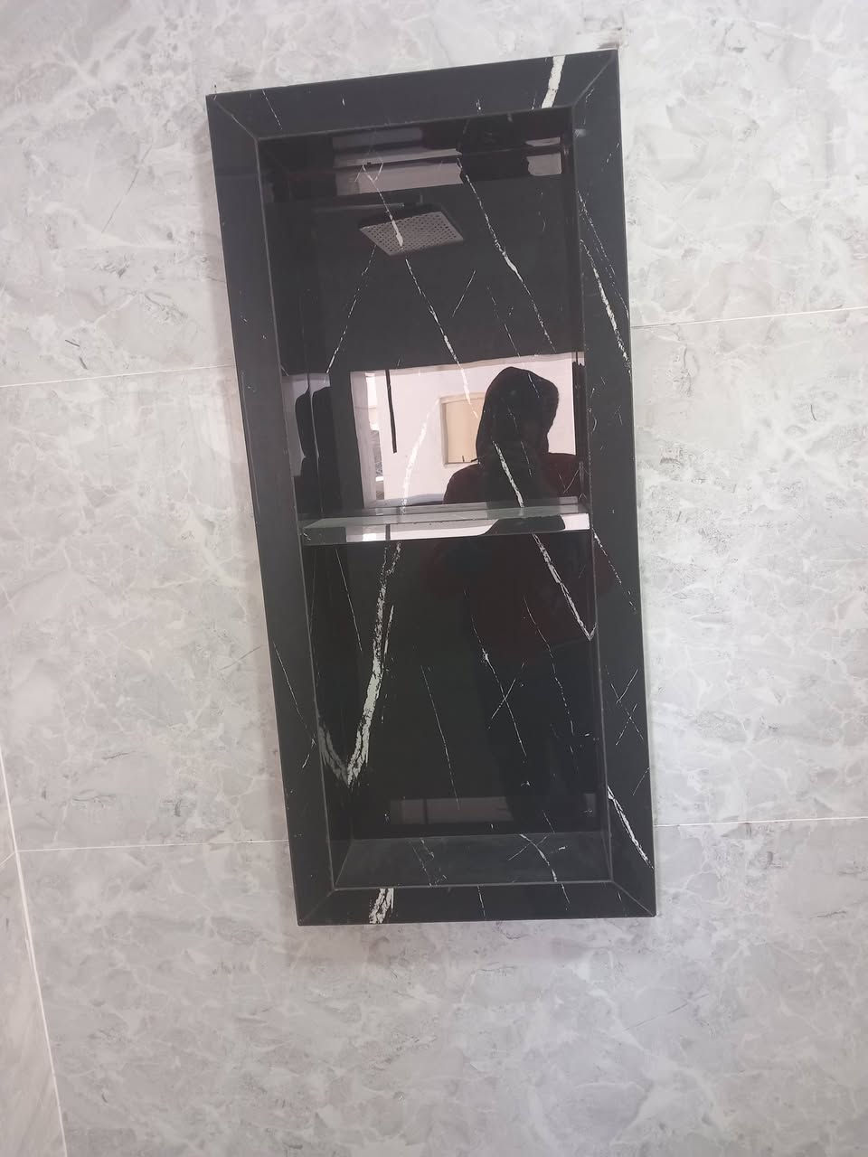 خلفه سيراميك وبوراسلين الواح ومرمر درجه اولي تسلم مهندس 
***********
