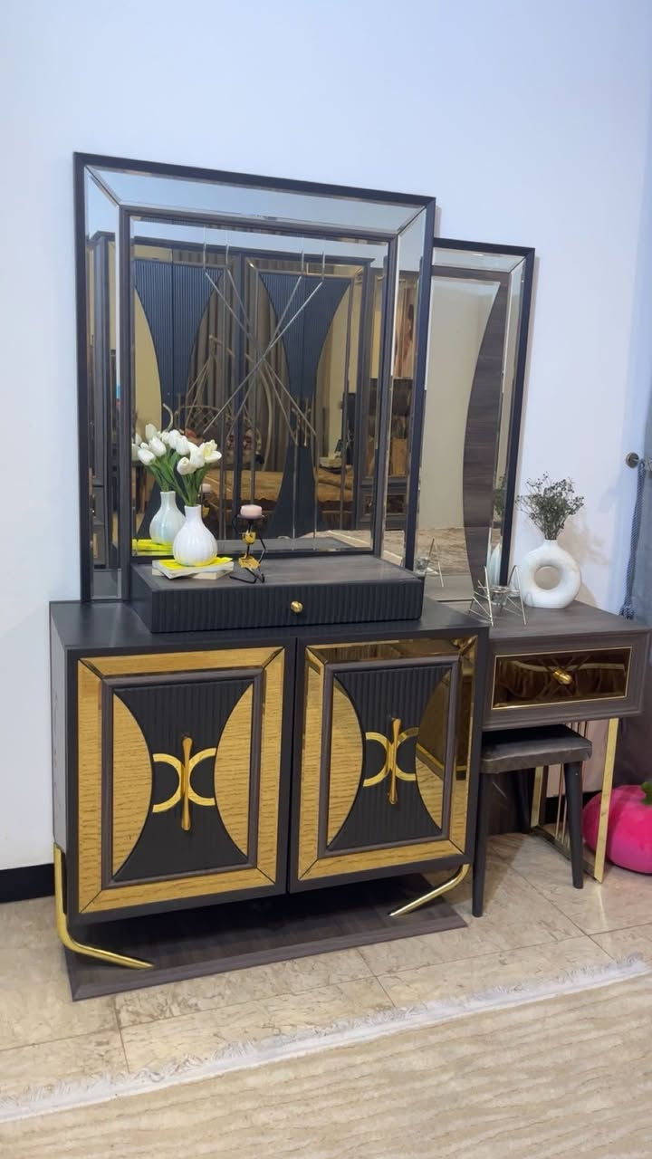 غرفه مودرن فخمه 9قطع ضخمه بمليون ونص قفلها مابيها اي مجال الشراي خاص او واتساب ***********
