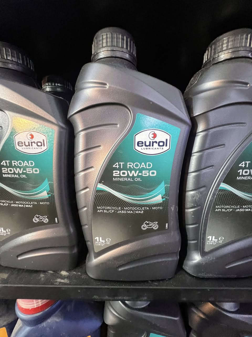 السلام عليكم عرض خاص فقط لسواق
سواق الدلفري من محطة بغداد
تبديل زيت AMSOIL +غسل مجاني:14000د
تبديل زيت LIQUI MOLY +غسل مجاني:20000د
تبديت زيت eurol+غسل مجاني:12000د
تبديل زيت MOTUL 7100+غسل مجاني:20000د
العنوان /بغداد ام الكبر و الغزلان 
التواصل / ***********
