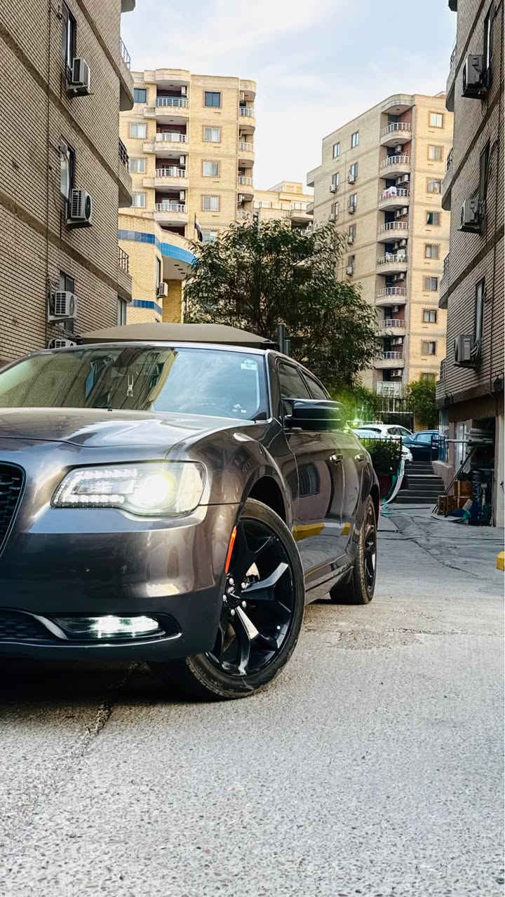 السلام عليكم 
أوباما موديل 21 بدووووووون أيرباك 
رقم اربيل تحويل مباشر 
مواصفات S العاديه 
ماشية 80 الف ميل 
بيه اربع قطع جاملغ امامي وخلفي جهة سايق وطخة بسيطه بلبنيد نصبغ نصه والوجه مال قبق الجنطة بي صبغ 
وبارد بالقماره اثر تحميل فقط 
السعر 228 وبيه مجال 
*********** بغداد, العراق
