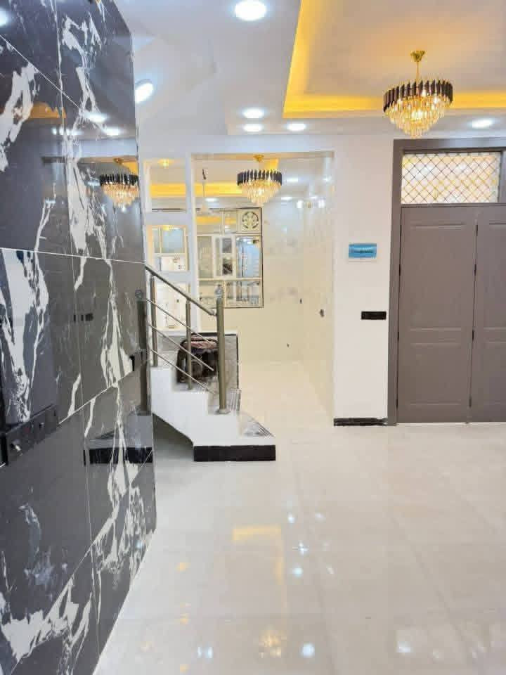 مساحه 150 بلاش 57 وبي مجال
***********
✅ مشمول بقرار التطويب بيت بناه طابوك صب كونريت بناه جناي 

موقع /نجف 🏡
مقابيل قريت الغدير 

البناء 🏡 
غرفه 2 /صاله/مطبخ /  صحيات/داخل وخارج /وستقبال 
بناء مرتب/ اساس + سقف كونكريت + طابوك

***********واتساب وتصال 

ألخدمات 🏡 
ماء/كهرباء/مدارس/سوق/تبليط/لحد الباب
