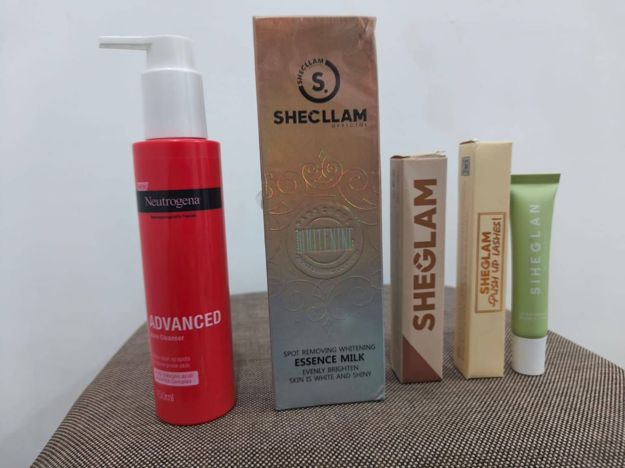مجموعه مكياج وعطور باسعار مناسبه يوجد توصيل داخل الكوت


**إذا كنت صاحب هذا الإعلان وتريد حذفه لأي سبب، رجاءا أرسل رسالة إلى الدعم الفني**