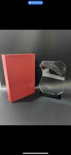 الدرع كريستال. متوفر ب ١٥ نوع 
كرتون ٢٠ عدد بيها 
سعر كرتون ( ٦٤$ ) ( ٩٠ الف )
يطلع عليك عدد ٣،٢$ ( ٤٥٠٠ )
قیاس ٢٤*١٦
الربط قناة https://t.me/ZanKo25
واتساب  ***********
