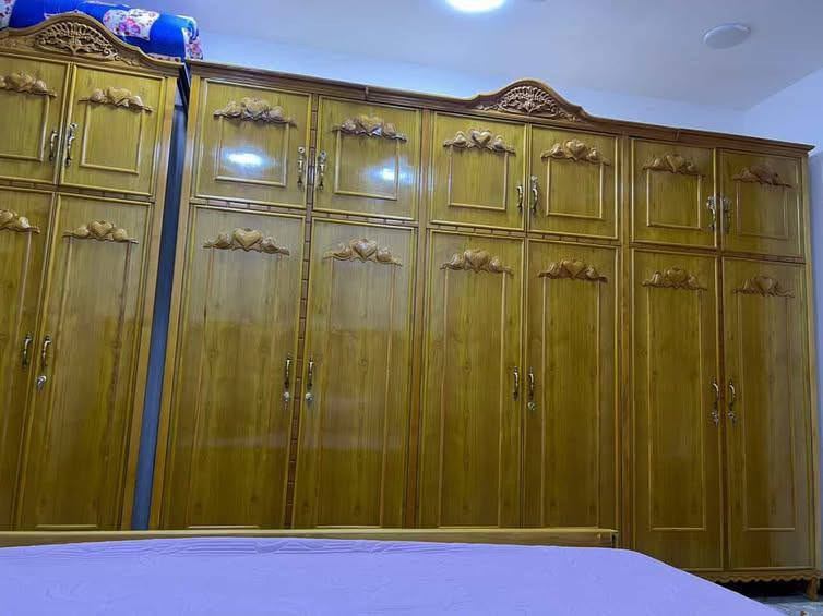 غرفة نوم للبيع
خشب صاج عراقي 
7 قطع 
***********
عنوان الدورة.
