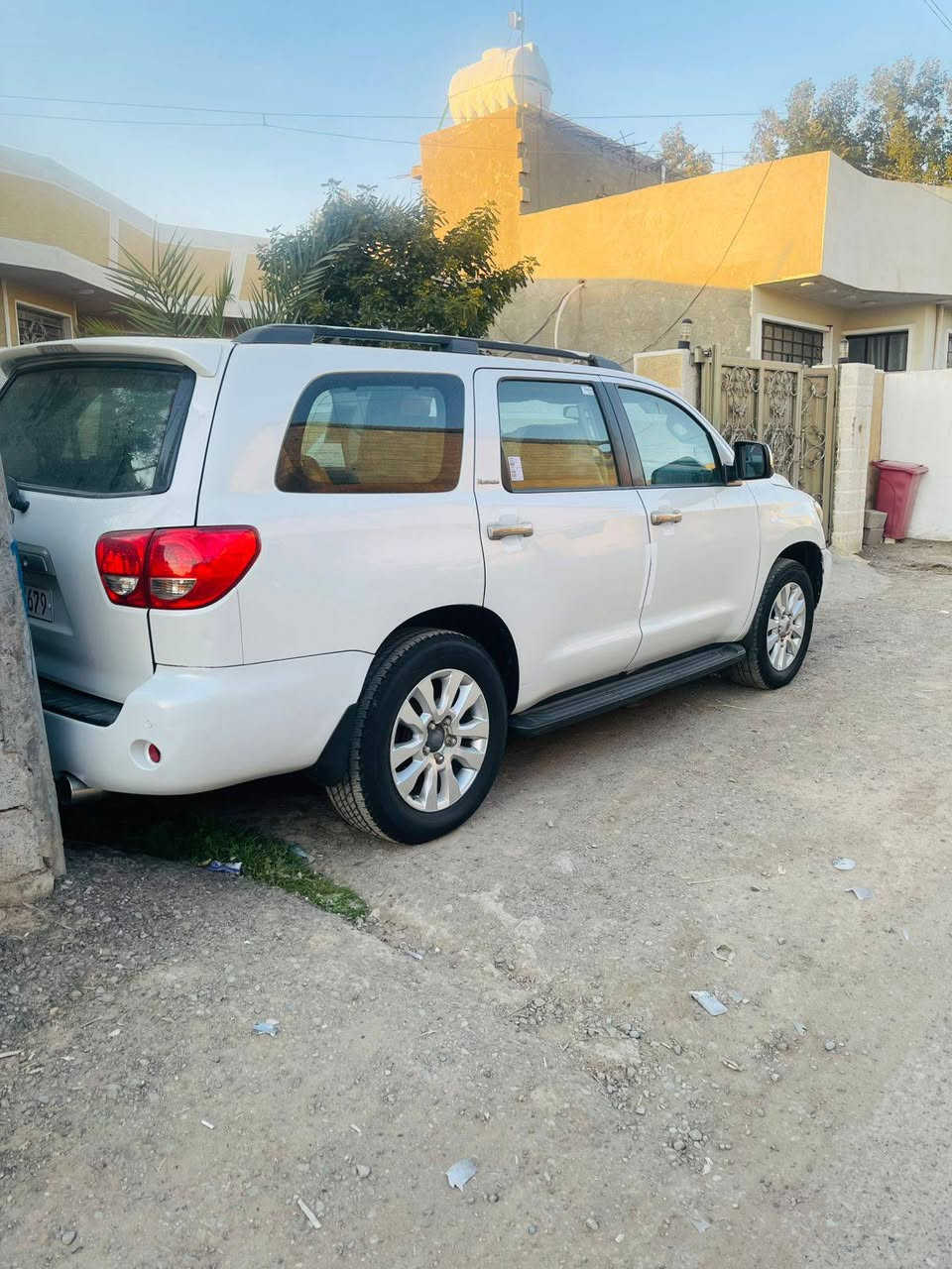 لسلام عليكم
تيوتا سيكويا  بلاتينيوم 
مشروع وطني تحويل مباشر
موصفاتههً معروفه
داخل مشمشي
.الموديل:2009
.المواصفات(platnum) 1/1
 بمصه تشغيل
.سلايد روف
كشناتً جلد
.زراكات 
.حساسات
.تحكم ستيرن جهتين
.ستيرن كهرباء
.مري شفط
.كشنات جلد +تدفئه تبريد
.بردات جانبيه بلاديه
.شاشه ايباد
.V8(5700)
.بعد بيها هوايه مواصفات 
بيها جاملق امامي صبغ وبيها كلير بل جاملق الخلفي بدون اي
دواخل و بيها بارد 
.السعر 157
مكان السياره بغداد
***********
