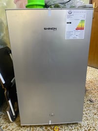 مرجوحه جديده تتحمل ١٥٠ كيلو جديده كلش للبيع والثلاجه شينون تبريد ثلج و...