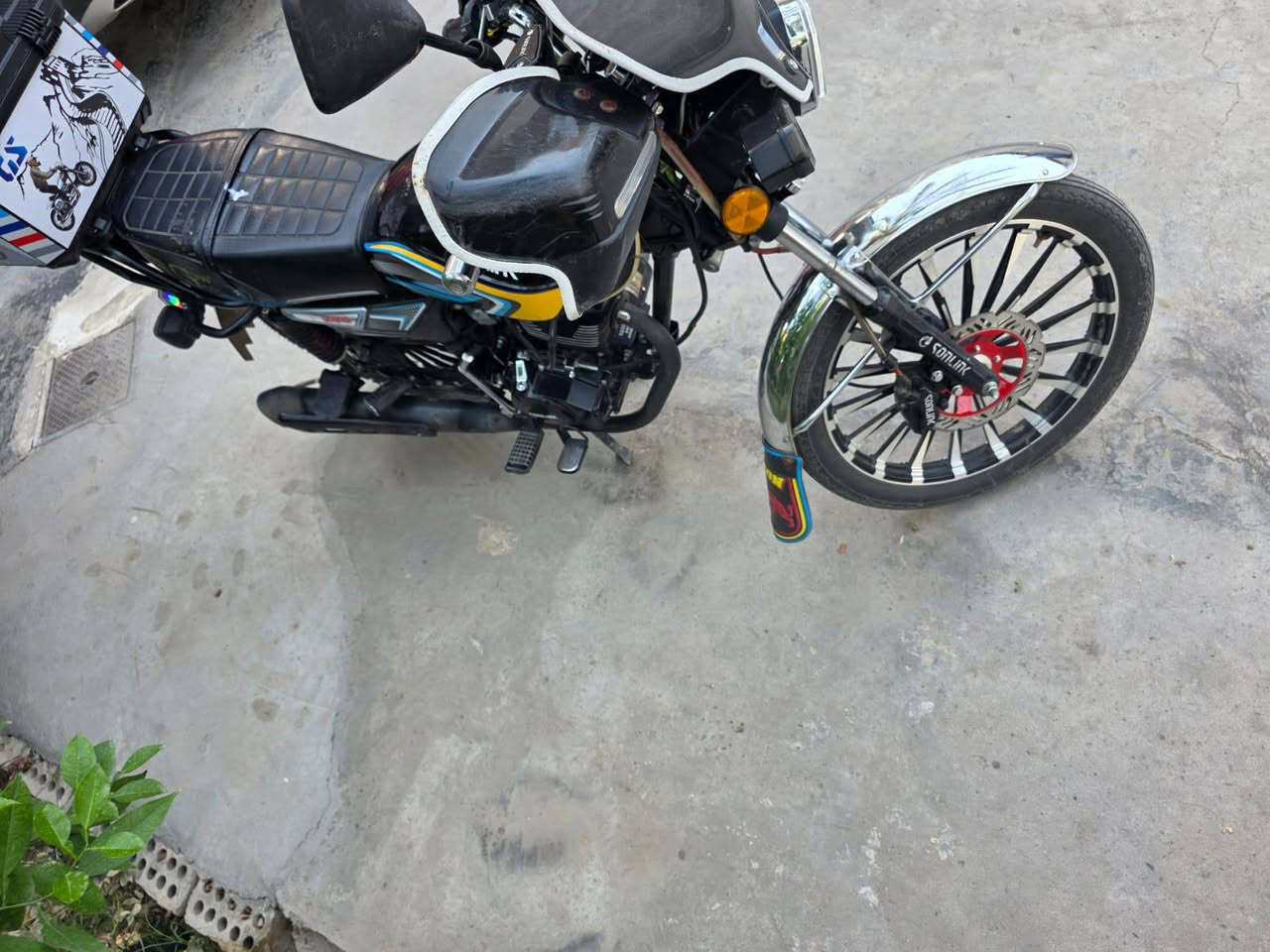 دراجه ايراني سونك 5كير موديل 25 محرك 200 محرك مكفول بلادي كهربائيات شغاله كله نقص شاشه نص تشتغل ونص طافيه رادله شريط وتتصلح للبيع 750 وبيه مجال مكاني الدوره مهديه ثانيه رقمي ***********
