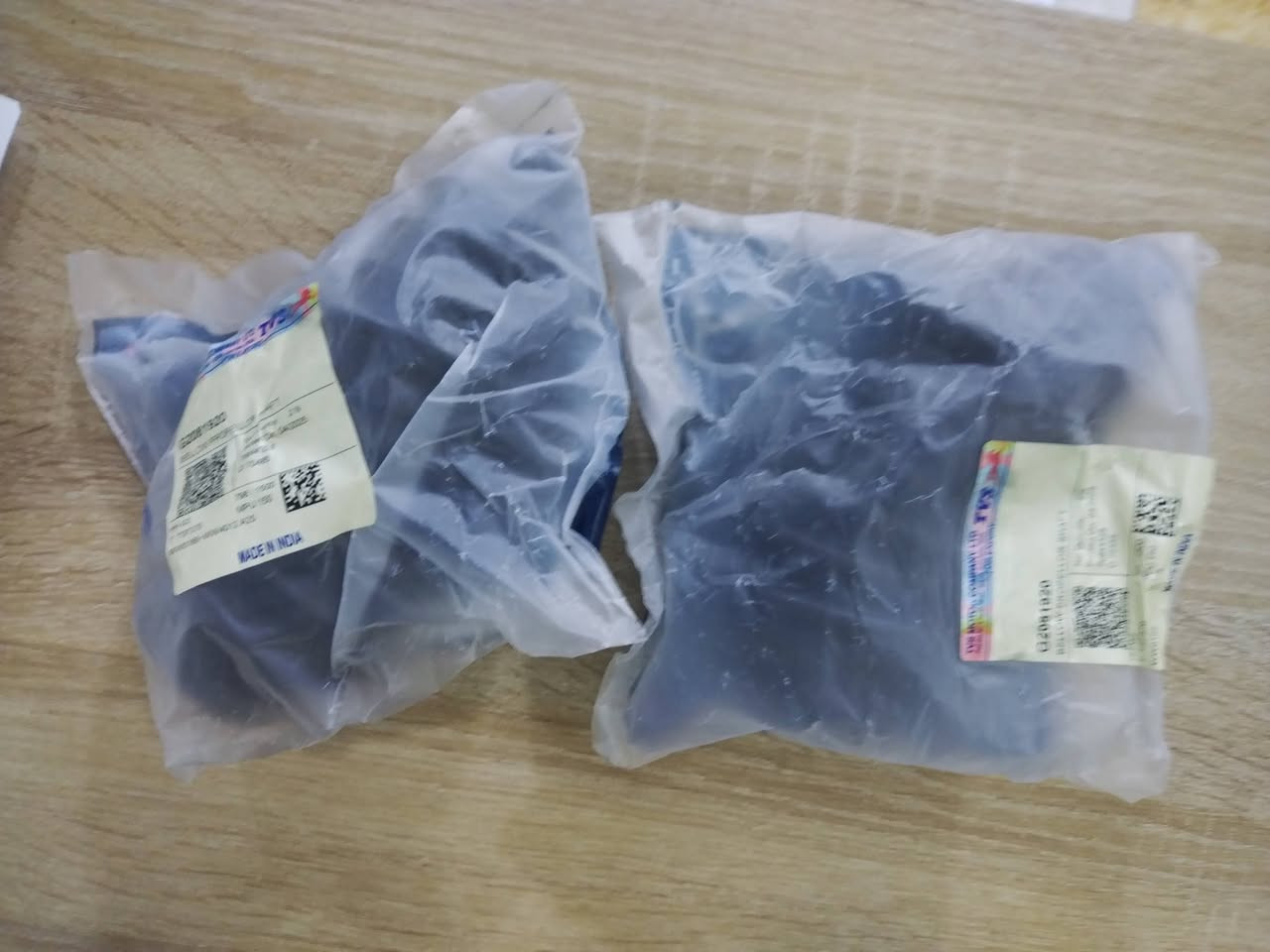 السلام عليكم
عندي عراض  تك تك TVS
 لاستيكات درايف شفت عدد 4 يعني كامل الصفحتين
جوزة تشغيل عدد 1
فلتر شوته داخليه عدد 1
كاك بانزين عدد 1
وشرط بلادي الغراض من الشركه مثل مموضح بل الصوره 
رجاء اريد ابيعن كلهن ما ابيعهن مفرد الي يريدهن كلهن يدلل
 السعر  40.000 كلهن
مكاني بعقوبه خرنابات
للاستفسار ***********
