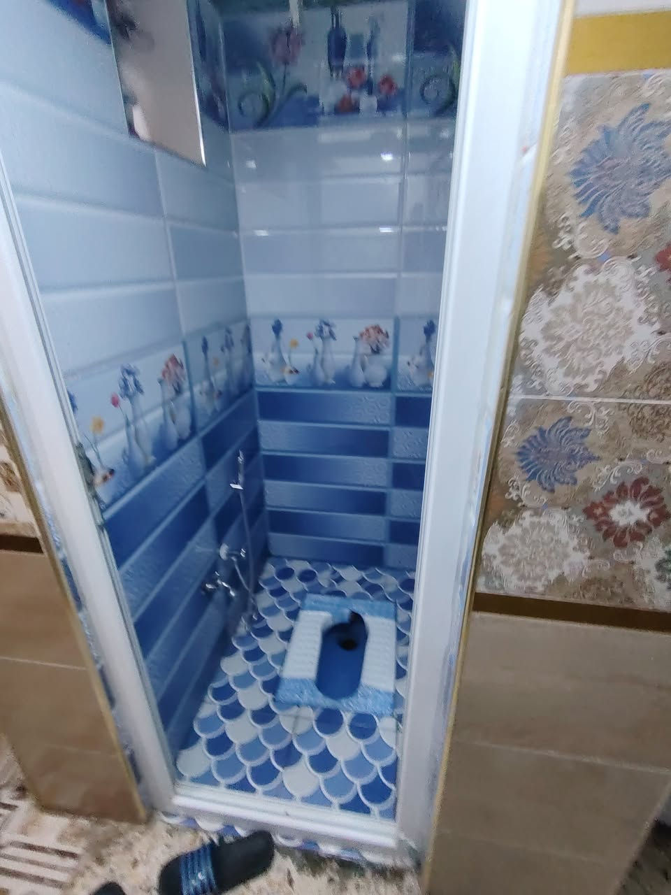 دار كلاسك للبيع 🏠للبيع🏠
مساحه 200 متر 
واجهه 10 نزال 20 متر
يحتوي على مدخلين كراج سياره حديقه وخدمات خارجيه
يحتوي على 5 غرف نوم وصاله ومطبخ حار بارد واستقبال وخدمات عدد 4
موقعه ممتاز جدا حي الجهاد الرفاق ع شارع 15 متر شارعه جدا نضيف قريب من شارقه جدا سعره 550 وبي مجال
للأستفسار أكثر اتصل ***********
***********
ادارة مكتب عالم العقارات
زورو موقعنا الكائن حي الجهاد شارع 60 مجاور مدرسه طيور الجنة
