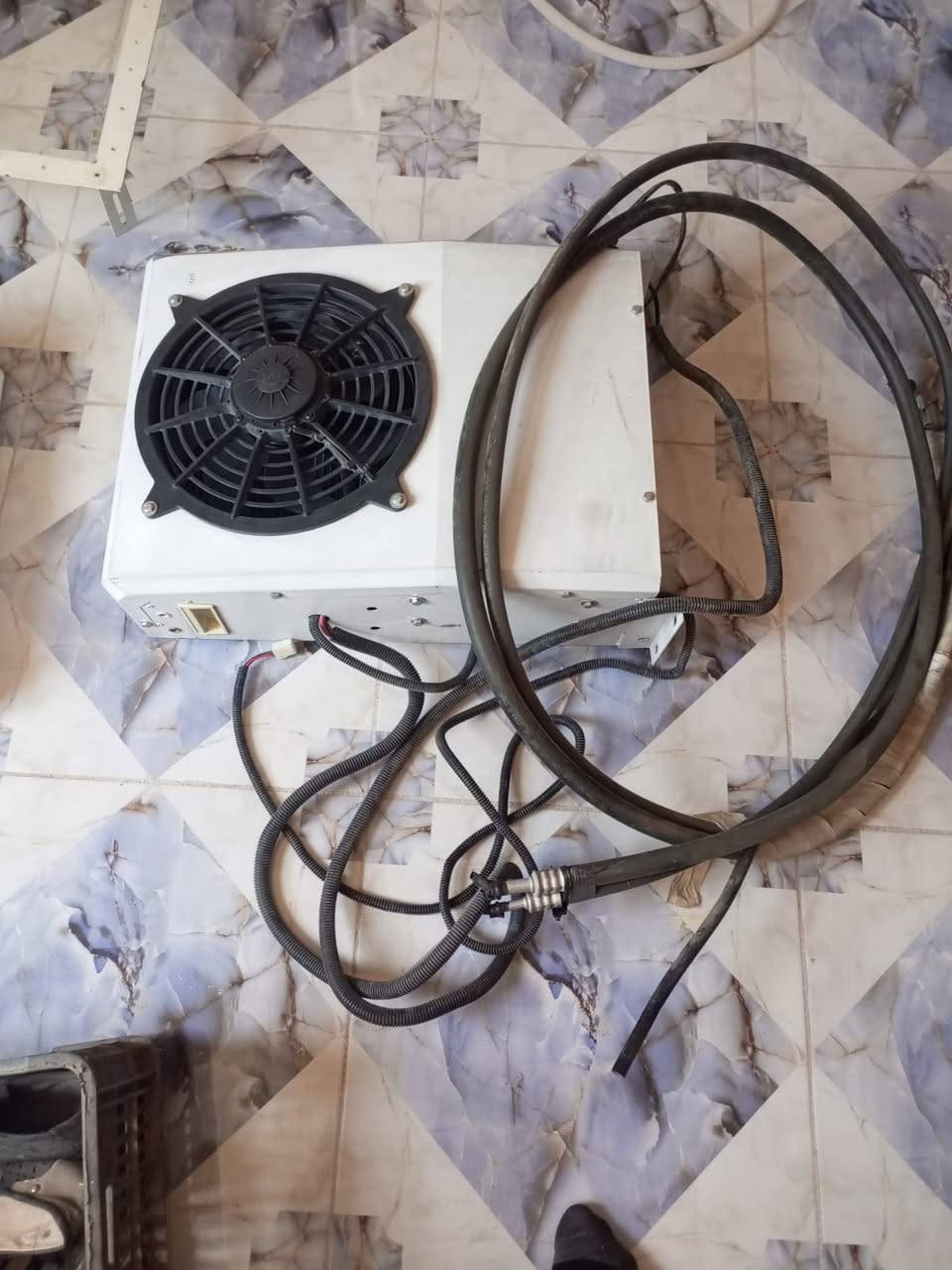 السلام عليكم
للبيع
سبلت عالباتري 24 ڤولت
مستخدم اقل الشهر 
جديد وتبريده ثلج شرط
مكاني العلم 
***********
