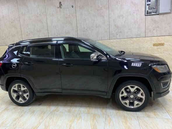 جيب كومباس 2018وارد أمريكي ماشه  67 ميل
رقم : ***********
2018 JEEP COMPASS, LIMITED
فول مواصفات واحد على واحد 
• لون السيارة: أسود 
• عدد السلندرات: 4 سلندر
• حجم المحرك: 2400
• رقم اللوحة: بغداد  باسمي
• دواخل لونين نصف اسود الكشنات جلد والدشبول بيجي

المواصفات:
• 🔘 تشغيل بصمة 
• دخول ذكي
•بانوراما سلايد قطعتين
• ⚡ كشنات كهرباء
• ♨️ كشنات أمامية تدفئة
• شاشة كبيرة
•5 ويل كروم
• 📡 تشغيل عن بعد
• كاميرا خلفية دوّارة
• سايد بريك بصمة كهرباء 
• ❄️ قطعتين تبريد
• 👁️‍🗨️ نظام النقطة العمياء
• 💡 إشارات على المرايا
• 📶 رادار أمامي وخلفي وجانبي
• 🛞 ثلاث أنظمة قيادة: أوتو، جبلي، ثلجي
• 🚧 نظام خروج عن المسار
• 🛑 نظام التوقف التلقائي
* الحادث سرقه جاملغ ودعاميه
موجود تقرير بصور 
سعرها 148$ بيها مجال بسيط 

 مكان السيارة بغداد البلديات/ حي الامين
