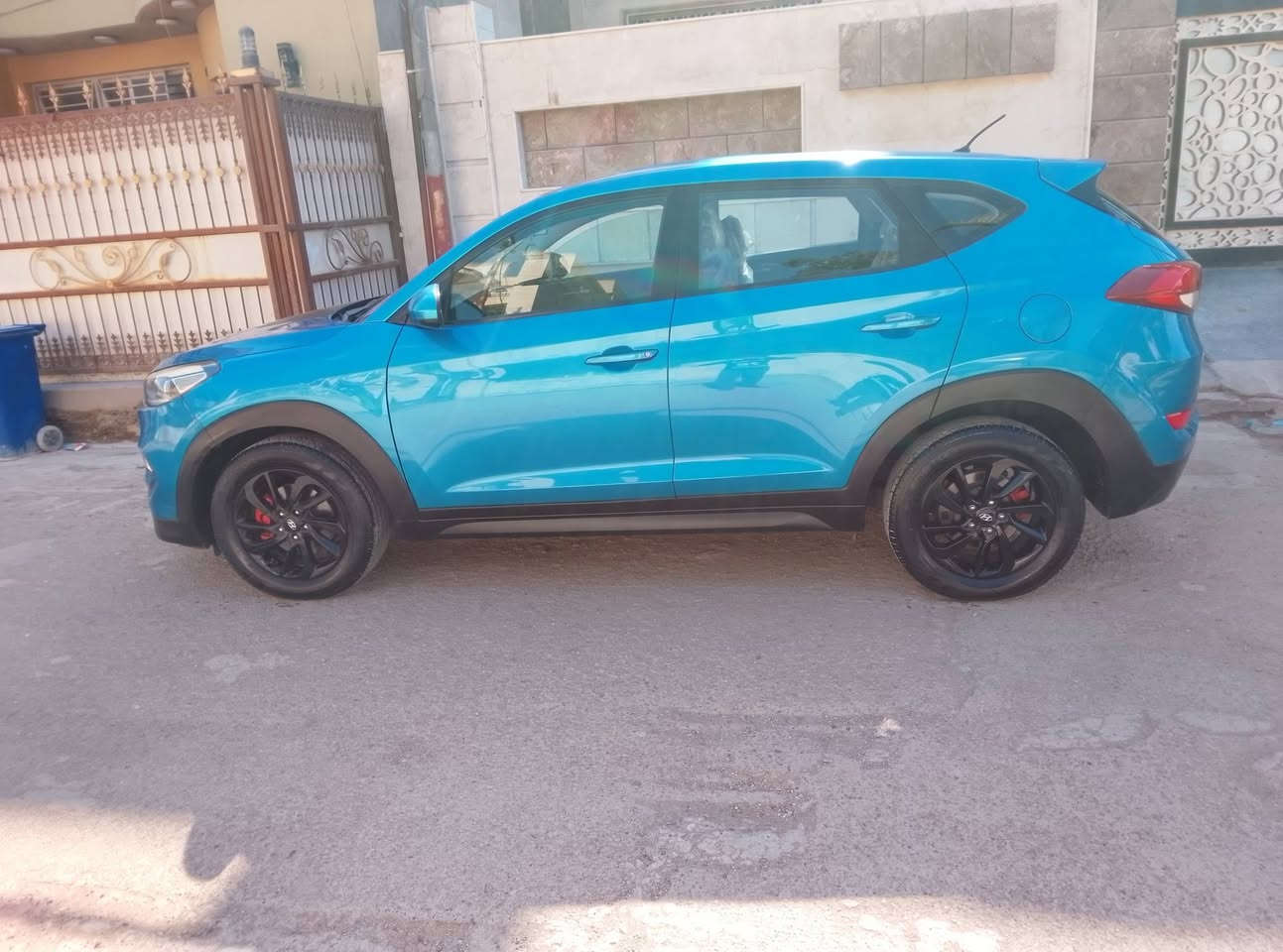 السلام عليكم توسانة موديل 2018وارد أمريكي محرك 2000  ماشية 100حادثهة بنيد ودعامية مواصفات السيارة كامره دواره تحكم ستيرن جهتين سعر السيارة 142مكاني بغداد البلديات رقم ***********
