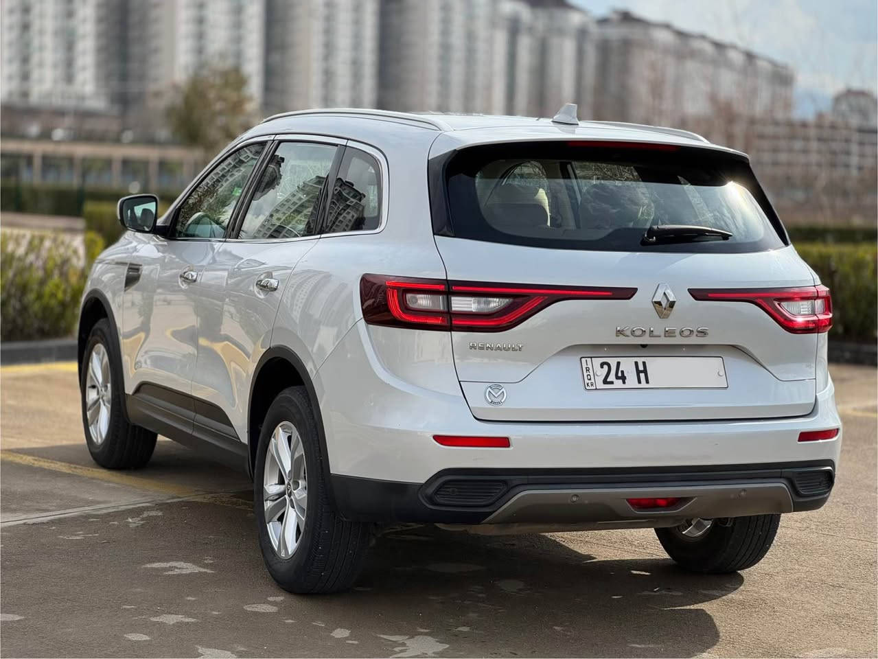 كوردی / عربی 
‎بسم الله الرحمن الرحيم
Renault colios 2022 
ڕینۆ کۆلیۆس مۆدێل ٢٠٢٢ سفری شەریکەی موهەنەد
کلین تایتڵ بێ بۆیاخ بێ سارد بێ تەرزە بێ کرانەوە
مەکینە ٤ پستۆن ٢.٥ مەرغوب بەشەرتی هەمووشتێ
گێڕ و مەکینەی بیلاد ئاڵتیمایە و زۆر کەممەسرەفە
ڕەقەم دهۆک و سەنەویو هەرزەو بەڕاد تازەیە
کامل سێرڤس کراوە ڕۆن و هایدرۆلیک و فلتەرەکان
دوو سویچی شەریکەی لەگەڵە 

نرخ💵 (( 178 )) 💵وەرەقە و معامەلە 

مواسەفات: 
شاشە گەورە و گێچ ئەلکترۆنی وحاسە و کامێرە 
 سوکان ڤۆلیۆم و دیاری کردنی خێرایی
ناوزەرد و تەبرید ٢ زۆن و تەبرید مەرکەزی 
لایتی پێشو دوا لید و پلاجکتۆر و گڵۆپی تەم 
زۆر مواسەفاتی تر…

گێڕ و مەکینە و تەبرید و تەحویل و غەرامە هەمووی بەشەرت ✅

📍شوێن : سلێمانی 

***********☎️
ڤایبەر و واتصئاپی لەسەرە
0️⃣7️⃣7️⃣0️⃣2️⃣2️⃣5️⃣2️⃣5️⃣2️⃣4️⃣
——————————————————
رينو كوليوس موديل ٢٠٢٢ وكالة شركة مهند
كلين تايتل بدون صبغ و بارد و حالوب بشرط
محرك ٤ سلندر ٢.٥ مرغوب بشرط كل شي 
گير و محرك نفس مال نيسان ألتيما بلاد
رقم دهوك و سنوي و رقم و هزة و براد جديد
سوينا كامل سيرفس زيت محرك و هايدروليك
٢ سویج شرکە موجود

سعر : 💵(( 178 )) 💵ورقة و بيها مجال 

مواصفات:
شاشة كبير و گيج إلكتروني و حساس و كاميرا 
ستيرن فوليوم و تحديد سرعة و طول قمارة
داخل اصفر و تبريد ٢ زون و تبريد مركزي 
لايت امامي و خلفي كامل LEDو بروجكتر 
بعد هواي مواصفات…

گير و محرك و تبريد و تحويل و غرامة بشرط ✅

📍عنوان: سليمانية 

***********☎️
فايبر و واتساب موجود السليمانية, العراق
