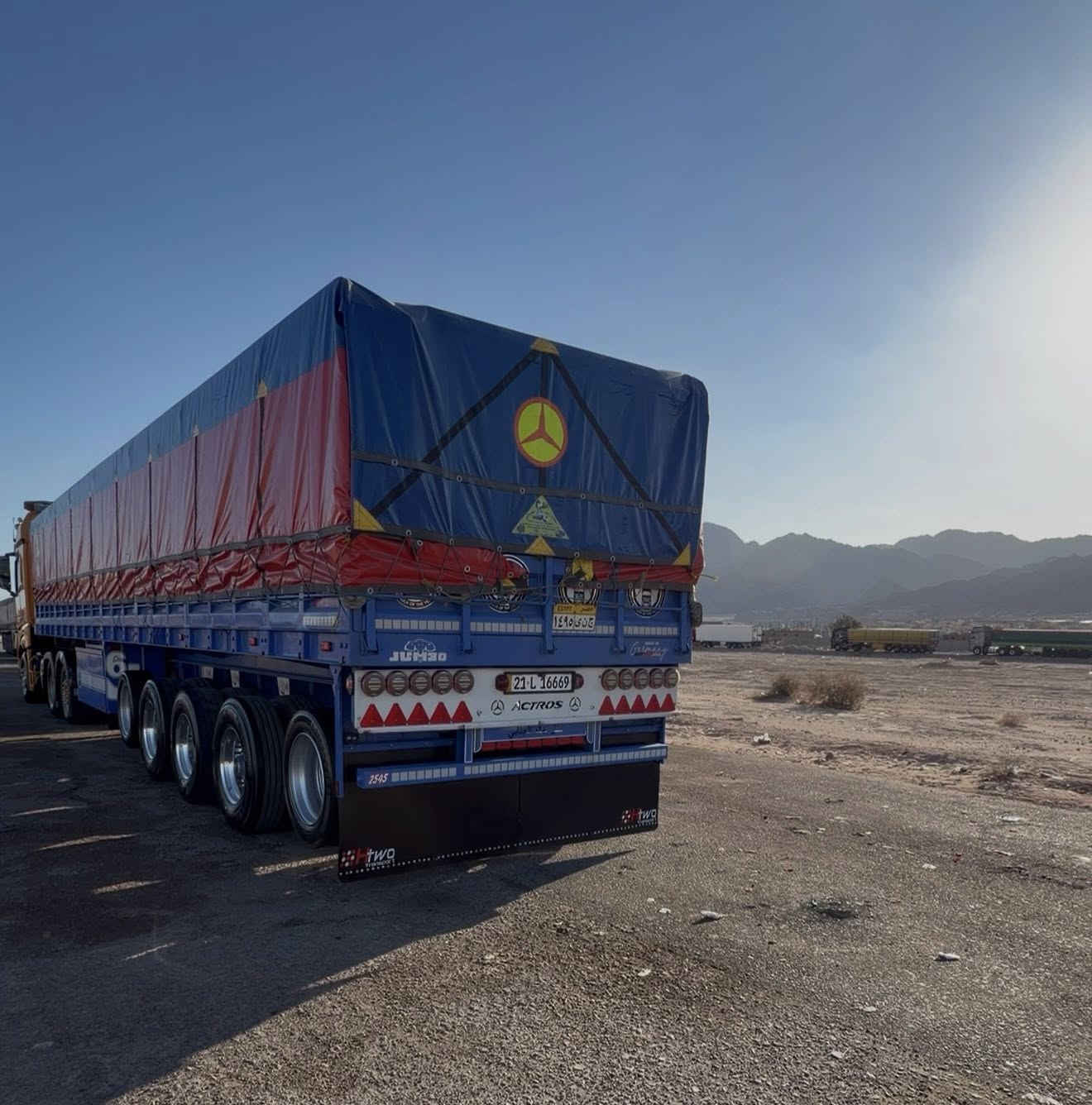 السلام عليكم

للبيع عربانه حداديه الجرف حالد الجنابي شاصي 16 طول ماله 13:60

خمس محاورة تخم تاير مرسمه سليمانيه فصخ وربط

مكفوله العربانه عنوان بغداد ابوغريب  السعر ٢٥٠ وبيه مجال حك جيه 

***********
