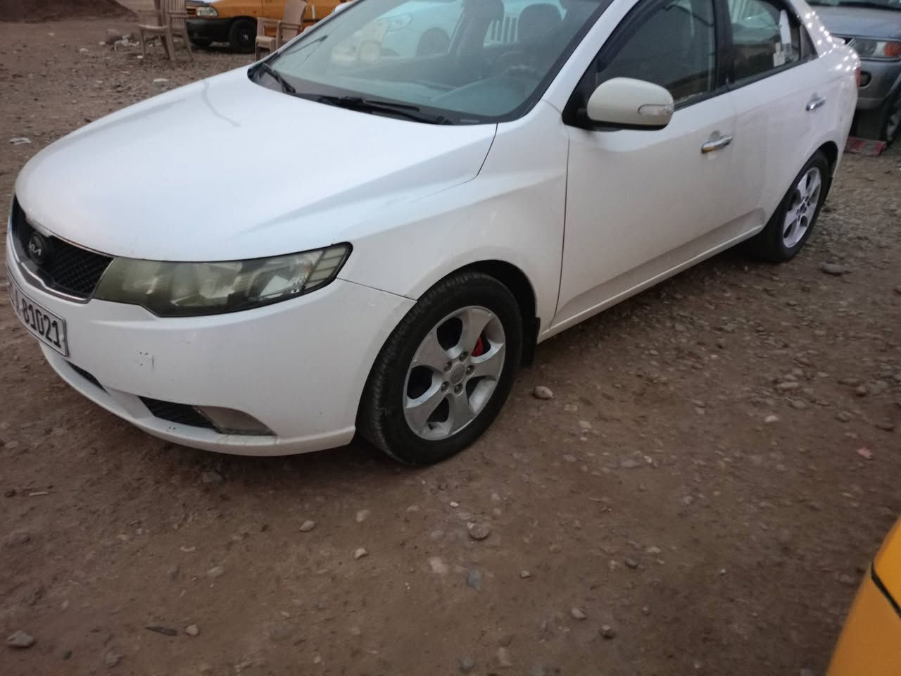 سلام عليكم سيراتو للبيع 2011 سيارة جاهزة من أي نقص أرقام وسنويا مجددات السعر 90 ورقة وبيها مجال العنوان واسط العزيزية الاتصال ع رقم الهاتف ***********
