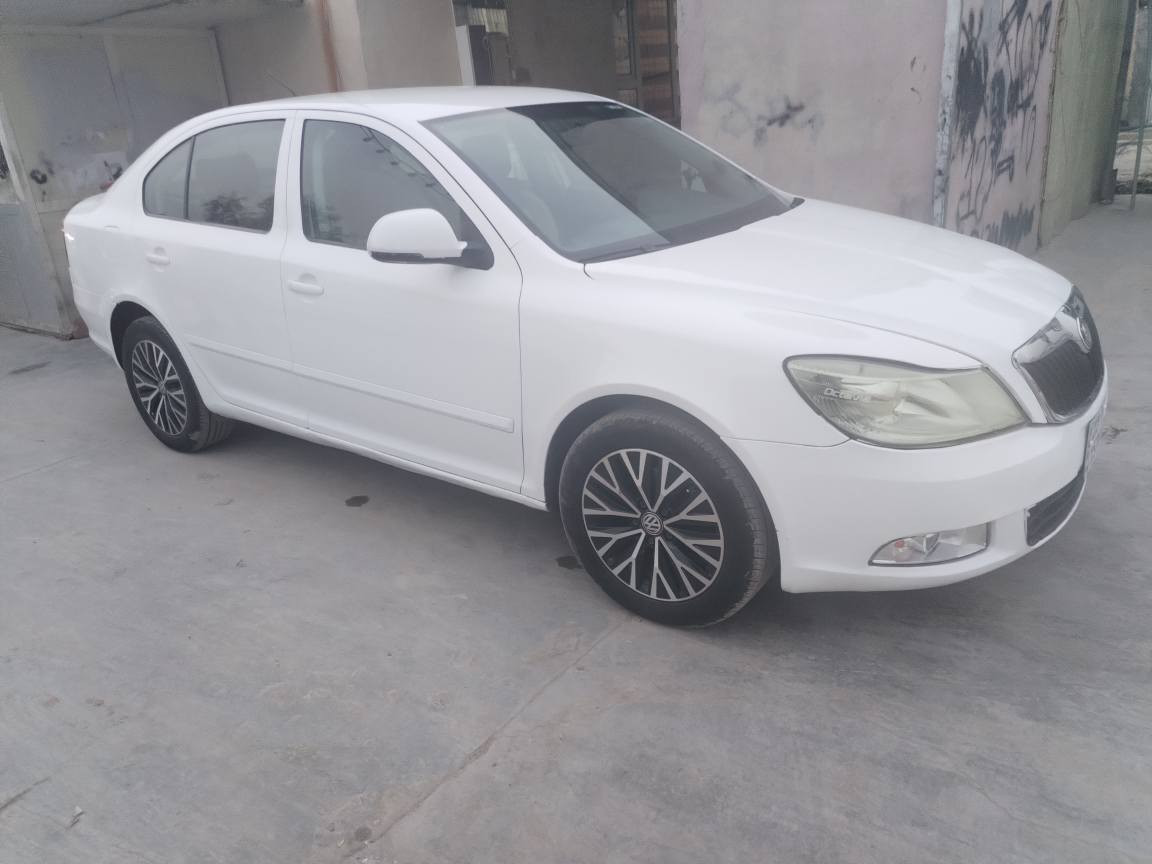 سكؤده مؤديل2013كئر عادي
مه كينه 16 ي بيلاد بي تؤربؤ
زينكه و سه نه وي نويه تاكو2030
گئرو مه كينه ته بريد له سلوري به شه رت
توندو توله به شه رت
جوار تايه و ويلي نوي له بنه
شوين. هه ولير
سعري 65 وه رقه مامله
وه كاله و به ناوكردن به شه رت
***********
