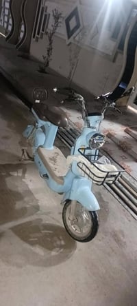 مطور شحن • ٤ بطاريات • شرط