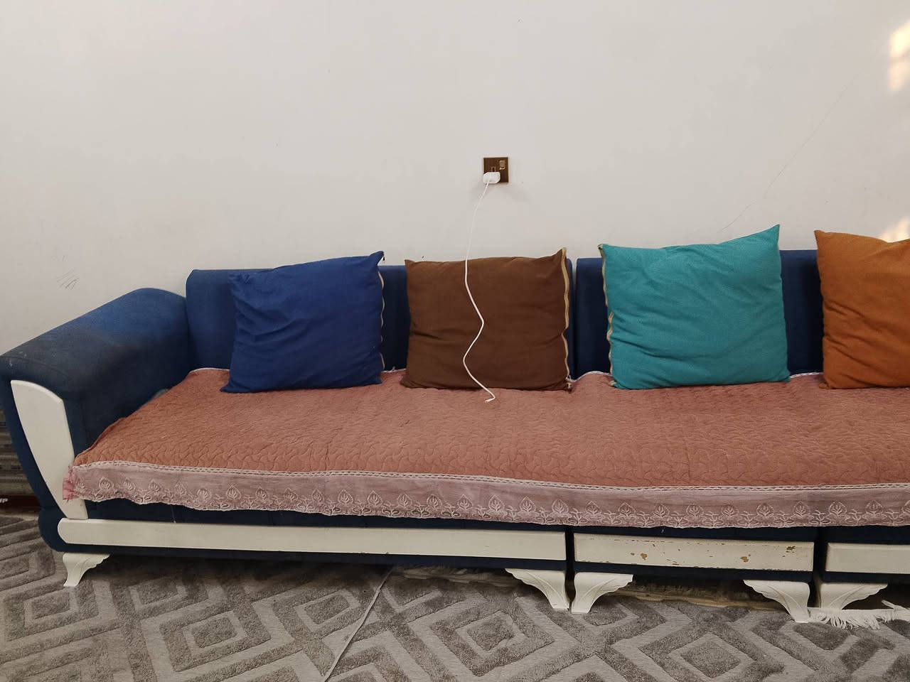 تخم ديوان ١٠مقاعد للبيع ب٧٥وبي مجال مكاني الدورة ***********
