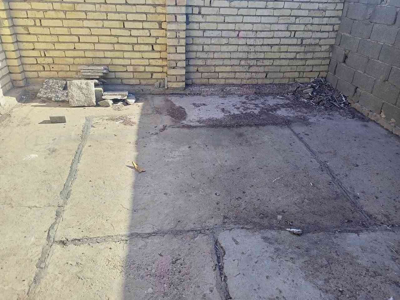 السلام عليكم ورحمه الله وبركاته 
دار للبيع 70متر شارع القديم ثالث فرع من ابو اكرم الكصاب مي مجاري كاملات الفرع مقرنص السعر 30وبي مجال ***********
