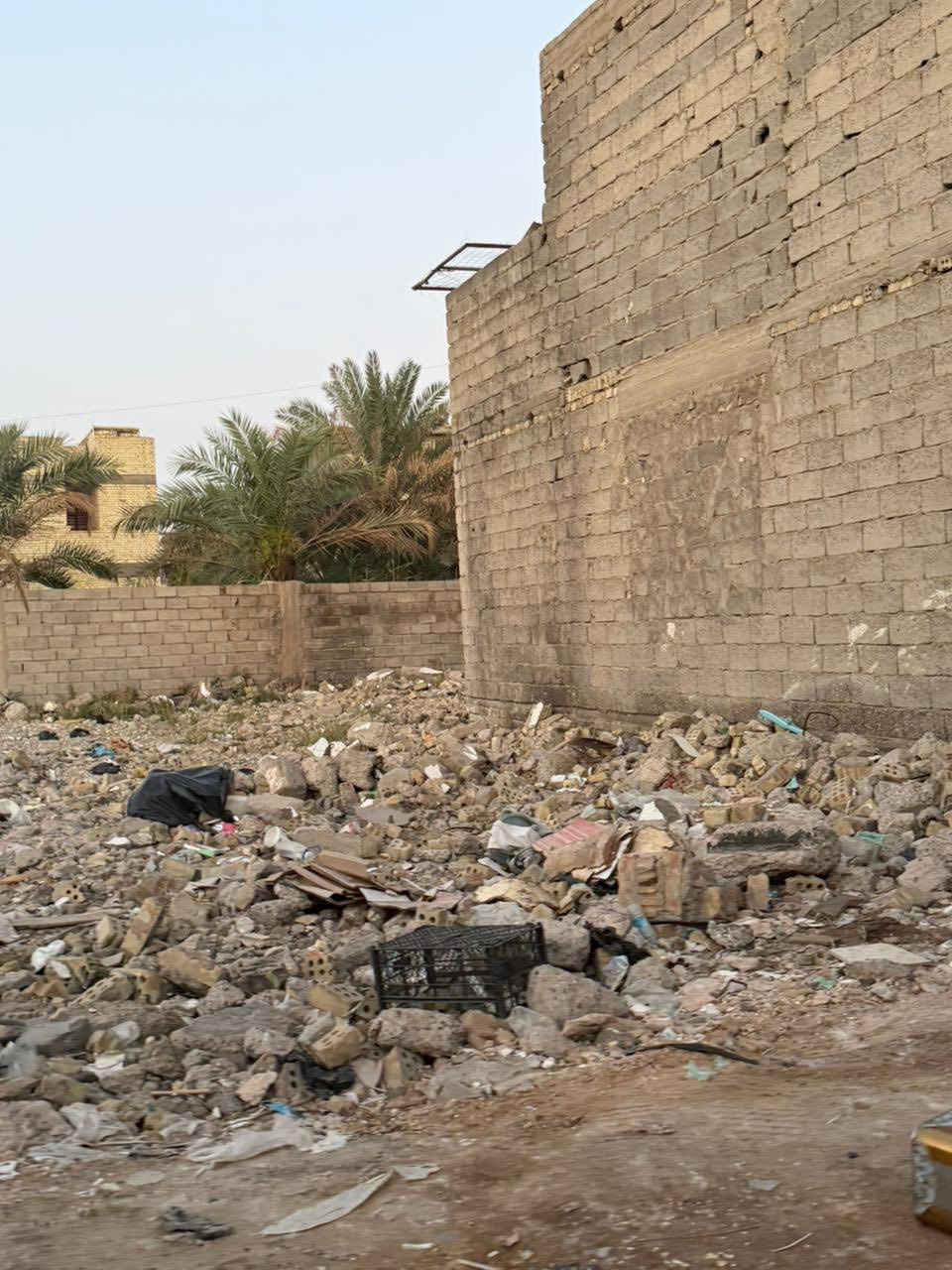 قطعه ارض للبيع الشعله الغربي خلف الطوارى مساحه١٠٠ متر الورجهه٧/٥والنزال١٤ الشراي يدخل خاص


**إذا كنت صاحب هذا الإعلان وتريد حذفه لأي سبب، رجاءا أرسل رسالة إلى الدعم الفني**