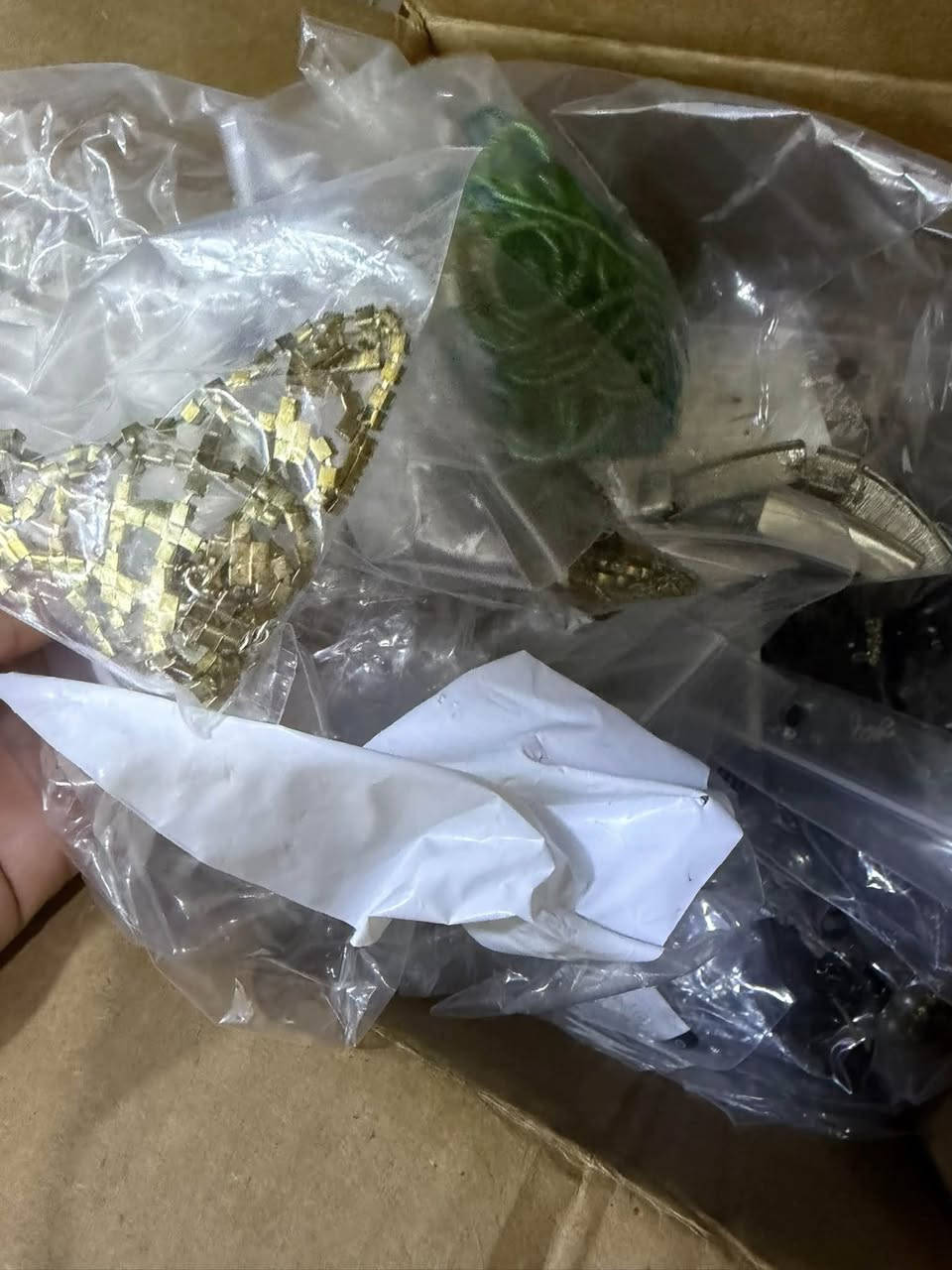 ٣ كراتين اكسسسورات اوربيه قطع تجنن


**إذا كنت صاحب هذا الإعلان وتريد حذفه لأي سبب، رجاءا أرسل رسالة إلى الدعم الفني**