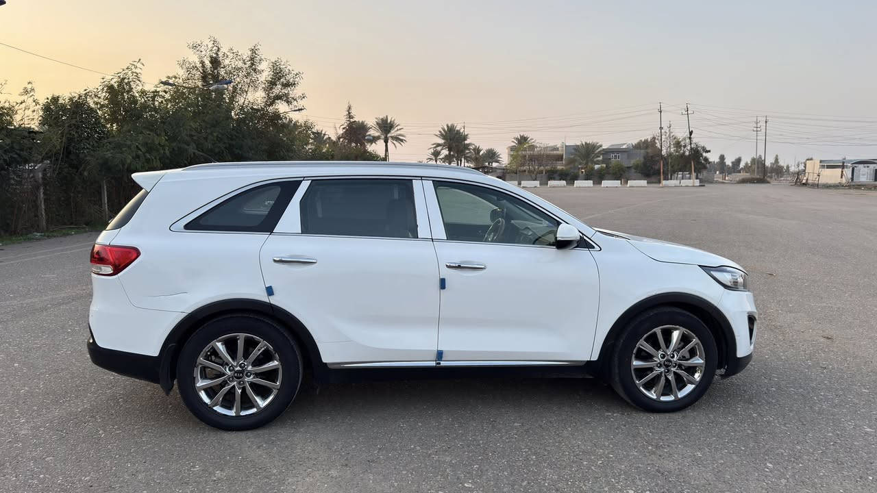 السلام عليكم سورنتو 2017 
خليجي للبيع فول عدا البانوراما 
السياره صدر جديد تخم تاير جديد 
ويل حجم 19 + مبدل كير جديد 
ضرر السياره بنيد مصبوغ ونص چاملغ 
والسياره بأسمي تحويل ثاني يوم 
ماشيه 100 الف وقابل للزياده
للاستفسار تفاصيل اكثر  
السعر 210وبيها مجال 
***********
***********
غير متواجد ع النت 🌷
