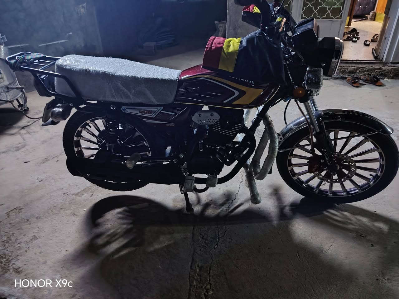 السلام عليكم خوان دراجه سولنك محرك 200موديل 25البيع او مراوس حسب القناعه سويجات 2بصمات ثنين *********** مرخصت لادمن مكان قضاء رمانه
