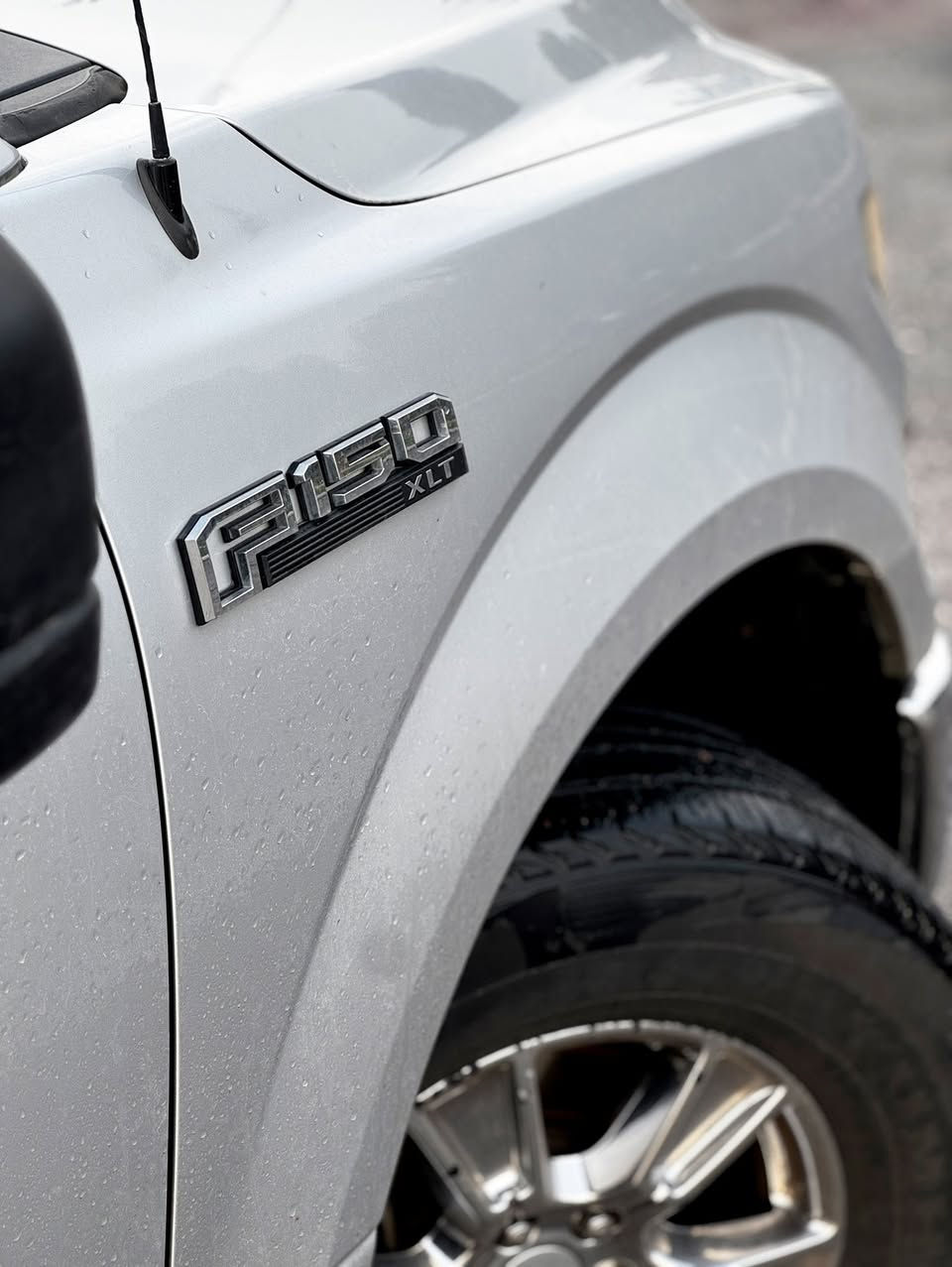 Ford F150 2017 XLT
فورد اف 150 2017 ايكو بوست 
محرك 2700 ايكو بوست مكفول 
دفع خلفي اكسل 
ماشية 110 الف 
بيه بس ربع جاملغ بودي صبغ 
ماباقي مكفول 
سعر 198 ورقة مجال حق الجية 
بدون مراوس بس بيع 
مكان اربيل 
واتساب ***********
