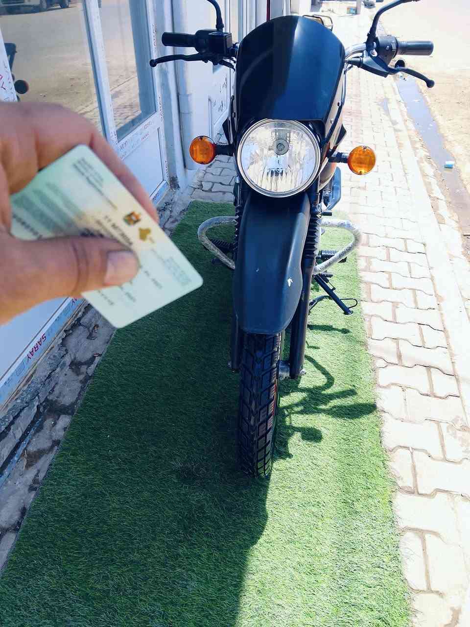 السلام عليكم ورحمه الله وبركاته دراجة نارية بوكسر موديل 22نازلة بل ٢٣ مرقم كامل انكليزي بغداد ١١ تحويل ثاني يوم إذ تريد كفالة عامة من كلشي مكينة خير من الله الشراي يتصل ويدلل ويتساب موجود *********** اتصل ودلل كلبي الشراي جبلي هندي
