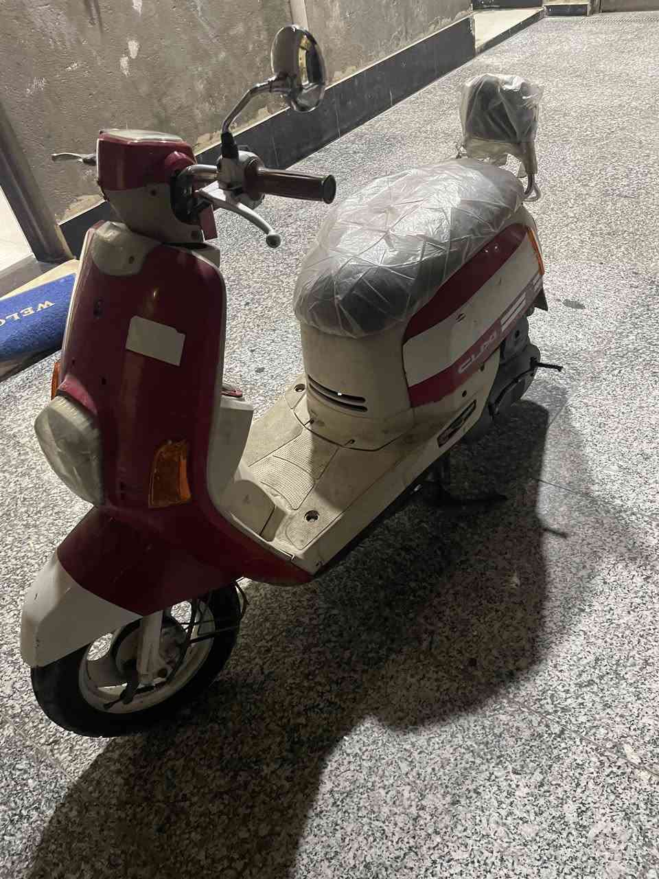 سلام عليكم بوليسي لون حمر دواخل كريمي داجه مامفتوحه مكنه مهموله يرادلها ترتيب كلشي شغال بيها بس ماعده سلف رادله باتري تشتغل هندر داجه لا تبخير لا شي نضيفه وصلها موجود ماخذها مليون١٣٠ داجه نضيفه كفرات بلديه مختمه  دك هندر وينماتريد روح فحص. لبيع سعر ٩٠٠ نهيتها او مراوس بعدله حسب لقناعه مكاني بصره ياسين خريبط /***********
