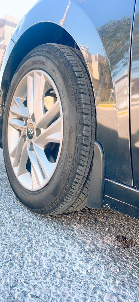 السلام عليكم
النترا موديل 2020  سنوية لل2027

رقم كربلاء معوقين باقيلها سنه وتصير حره 

المعوق ولد شاب موجود بيتهم بشارع ابو طالب

محرك 2000 دوش 

تحكم ستيرن 

شاشة كبيرة

رادار امامي توقف ذاتي 

كاميرا دواره 

تحديد مسار 

رادار جانبي 

انطمة قيادة 3

ويل كب 17 المرغوب 

ماشية 100 

السياره حادثها كلش حلو بابين بدون ايرباك وصور الحادث موجوده بالمنشور 

وبالعراق صار بيها صبغ جامغلين خلفية بدون ضربه اكرر بدون ضربه بسبب شخوط ودحجات 

بجم كبس مال الشركة حتى الدعامية الامامية مال الشركة وحتى الليبل مال امريكا بيها 

السعر 119 وبيها مجال بسيط 

مكان السياره كربلاء 

*********** 

 ملاحظة :محرك مامفتوح بلادي

حدادية جديده كلها 

تايرات جدد
مسوي اللايتات زرع عدسه زنون ب 300 دولار ورقه الضمان بعدها موجوده
