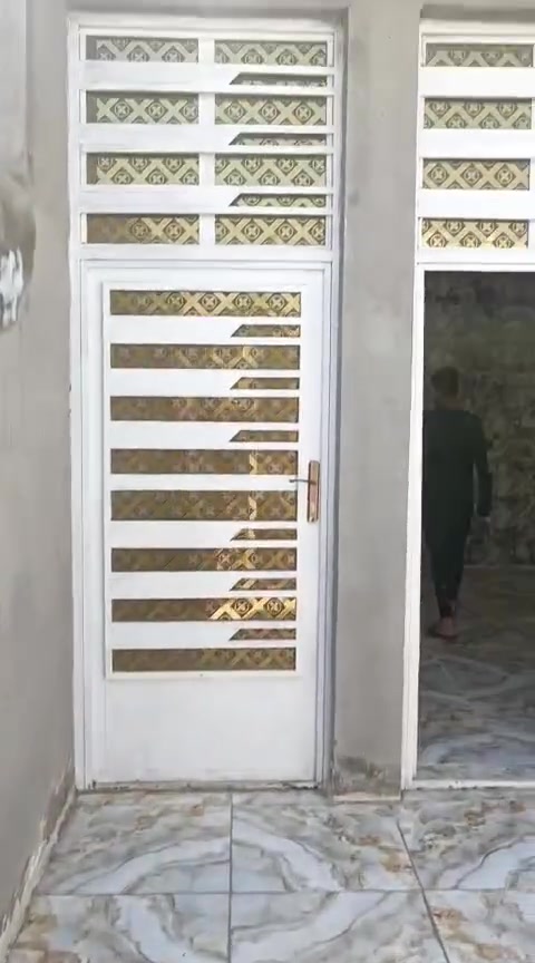 دار البيع مساحه 110 متر 

كافه خدمات سند 25 قرار للمحكمة 

جاهز السكن بناء جديد

العنوان حي دجله قرب حي نصر 

سعر 48

اي ستفسار تصل ***********
