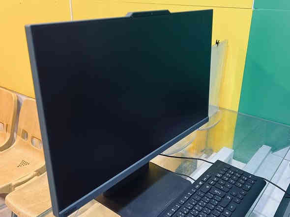 السلام عليكم حاسبة مكتبية لبيع شغالة علئ الفحص  زلخ مابيه طك كارتون 
الموصفات هارد ssd256 رامات 8 معالج cor15i الجيل 11

ملحقات كاملة شاحنة وكيبورد وماوس الحاسة نضيفة كلش
تجي وتفحص اي خللل بيه تاخذه وتروح بلاش 
السعر 900 سعره مناسب حيل اسل وشوف 
لتصال ***********
