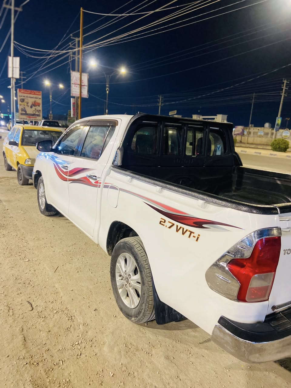 السلام عليكم سياره للبيع موديل 2018 مكفوله من الكلبه والتجيه سياره اوتماتيك رقم بصره سنويه جديده 
بيها صبغات 
عنوان ميسان 
السعر 178 بيها مجال
***********
