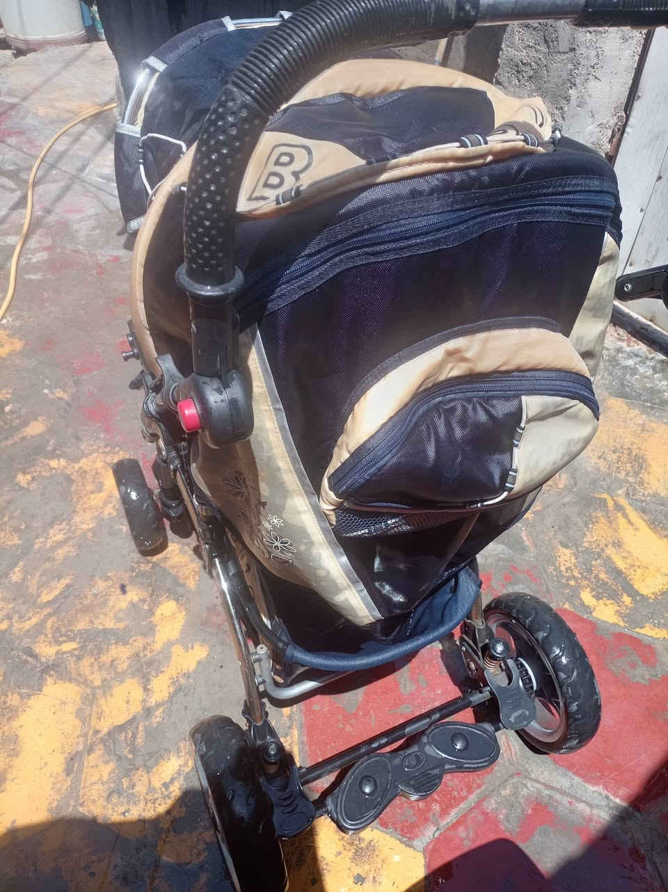 عربانة طفال للبيع سعر 55وبيه مجال حجمه جبير تايراته دبل مكان دوانيه
@@


**إذا كنت صاحب هذا الإعلان وتريد حذفه لأي سبب، رجاءا أرسل رسالة إلى الدعم الفني**